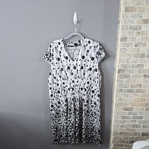 Black and White Floral Cap Sleeve Dress